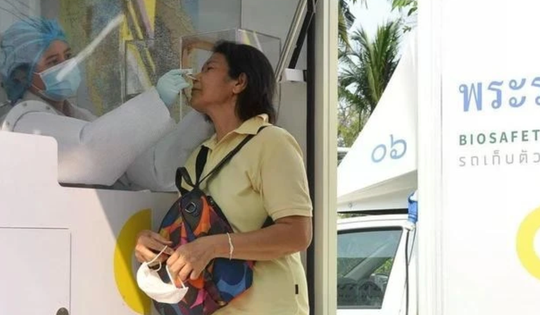 Thái Lan tăng sản xuất thuốc kháng vi rút ứng phó COVID-19 bùng phát