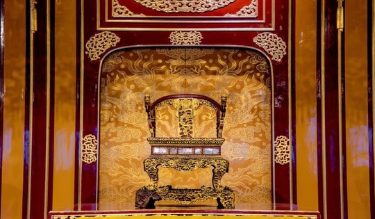 Bảo tàng ở Huế thông tin về ngai vua triều Nguyễn vừa bị phá hoại