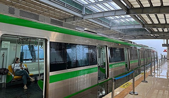 Metro Cát Linh – Hà Đông 'tốc mái' gần 1 năm chưa sửa: Trách nhiệm thuộc về ai?