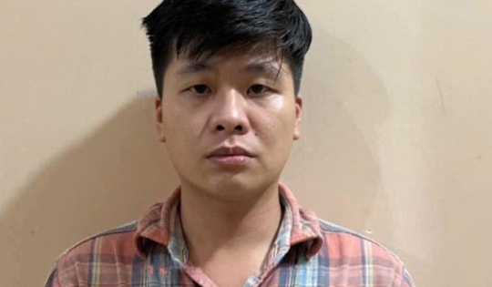 Hơn 10 năm lẩn trốn, nghi phạm giết người tại cửa hàng làm tóc ra đầu thú