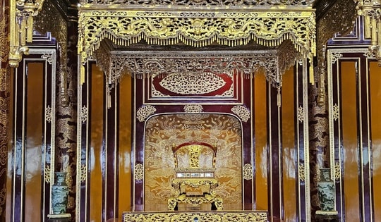 Huế đề xuất lập hội đồng xây dựng phương án tu sửa ngai vua bị phá hoại