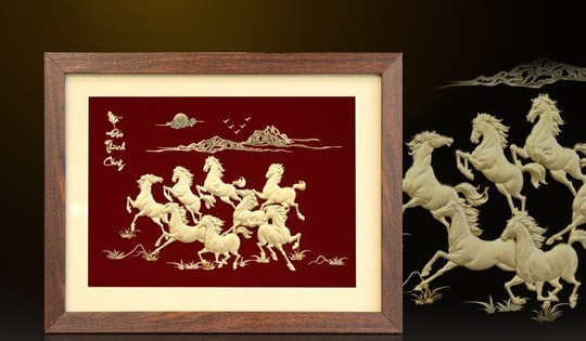 Người mang tuổi, mệnh này nếu treo tranh 'mã đáo thành công' sẽ tăng cường tài lộc, may mắn và thịnh vượng
