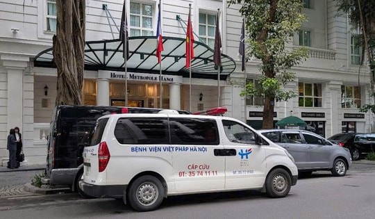 Bệnh viện Việt Pháp Hà Nội hỗ trợ y tế trong chuyến thăm của Tống thống Pháp tới Việt Nam