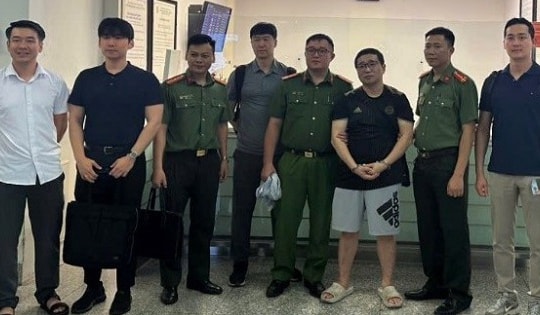 Bắt giữ và bàn giao đối tượng người Hàn Quốc bị Interpol truy nã