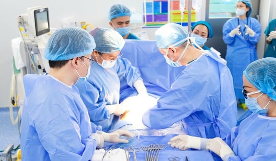 Thai phụ Singapore được can thiệp thông tim bào thai thành công tại TPHCM