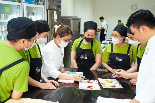 Từ chiếc lò nướng cũ đến thương hiệu bánh ngọt được yêu thích tại TPHCM