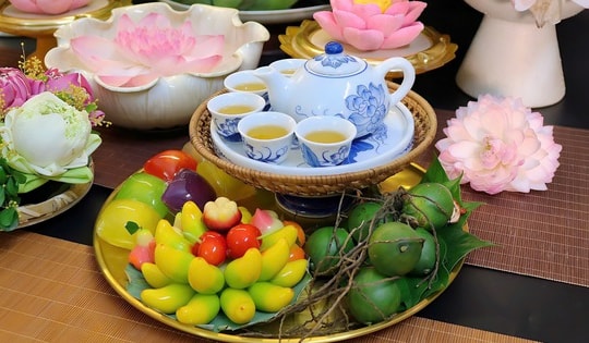 Chiêm ngưỡng mâm cúng Tết Đoan Ngọ 'đẹp như tranh' của mẹ đảm Hà thành: Gói trọn hồn Việt trong từng lễ vật