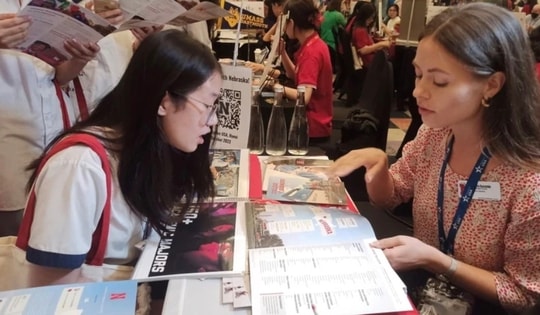 Mỹ dừng phỏng vấn thị thực du học: Học sinh "sốc" vì đối mặt với nguy cơ trượt đại học