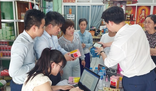 Bộ Y tế kiểm tra đột xuất các đơn vị sản xuất, phân phối, chẩn trị thuốc cổ truyền tại TPHCM