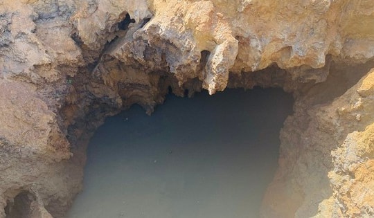 Bị rút nước, hố tử thần ở Bắc Kạn có nguy cơ sập đột ngột hoặc bùng nổ khí ngầm?