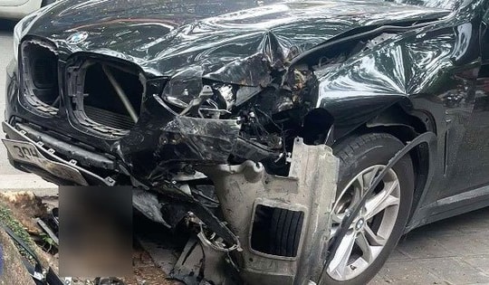 Nữ sinh Hà Nội bị đứt lìa 1 chân sau va chạm với xe sang BMW