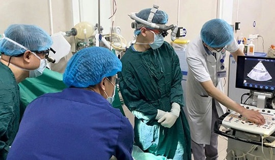 Từ sốt, nôn, bé gái 11 tuổi ở Ninh Bình sốc tim nguy kịch