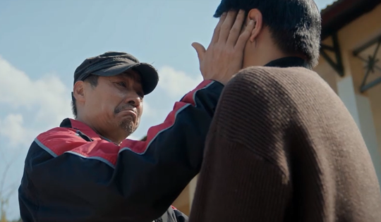 Tập cuối 'Những chặng đường bụi bặm': Hậu (Tô Dũng) chính thức nhận bố đẻ, Nguyên (Đình Tú) tìm cách mở chiếc hộp bí mật