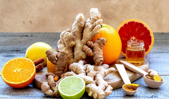 Top 10 loại thực phẩm tăng cường miễn dịch giúp cơ thể chống lại COVID-19