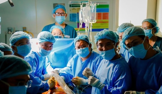 Vợ chồng thai phụ Singapore: Biết ơn bác sĩ Việt Nam vì đã không bỏ rơi chúng tôi trong giai đoạn khó khăn nhất của hành trình làm cha mẹ