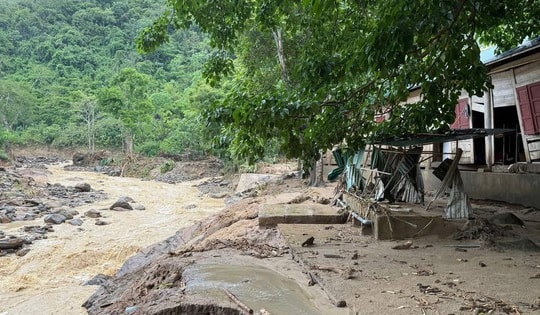Lại xuất hiện lũ quét trong đêm, nhiều bản làng Nghệ An thiệt hại nặng