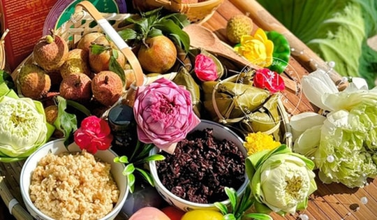 Mâm cúng giá hơn trăm nghìn đồng thành mặt hàng 'hot' trong dịp Tết Đoan Ngọ