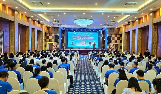 'Vạch trần sự hấp dẫn giả tạo'