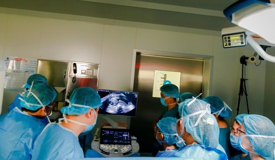 Sự tín nhiệm, niềm tin của bác sĩ Singapore và gia đình giúp bác sĩ Việt Nam giành lại sự sống cho thai nhi