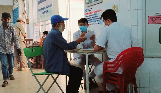 Tăng ca mắc COVID-19, Khánh Hòa đẩy mạnh khuyến cáo và chủ động phòng dịch ở cửa khẩu