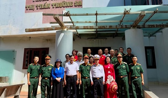 Điểm tựa chăm sóc, bảo vệ sức khoẻ quân dân ở Trường Sa