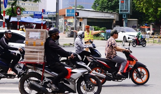 Miền Bắc nắng bỏng rát từ sáng đến tối