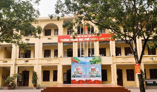Vụ phụ huynh Trường THPT Anhxtanh Hải Phòng tố nhà trường hành xử thiếu nhân văn: Hiệu trưởng và cô giáo đã nhận lỗi