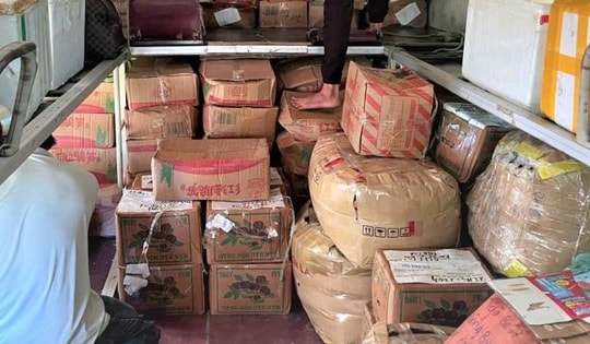 Bí mật bên trong thùng hàng trên xe khách