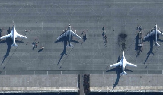 Báo động về hầm trú ẩn chiến đấu cơ sau loạt máy bay ném bom Nga trúng đòn UAV của Ukraine