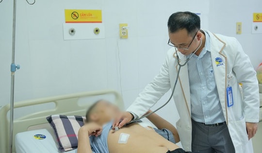 Cứu thanh niên bị đâm nhiều nhát xuyên tim, phổi được chuyển từ Campuchia về Việt Nam