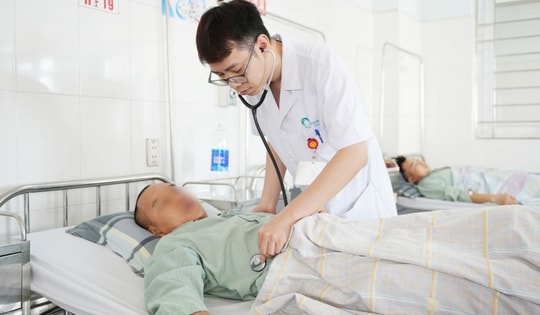 Từ vụ 2 người nhập viện do suy thận cấp khi chạy marathon, bác sĩ chỉ cách phòng sốc nhiệt khi thời tiết nắng nóng