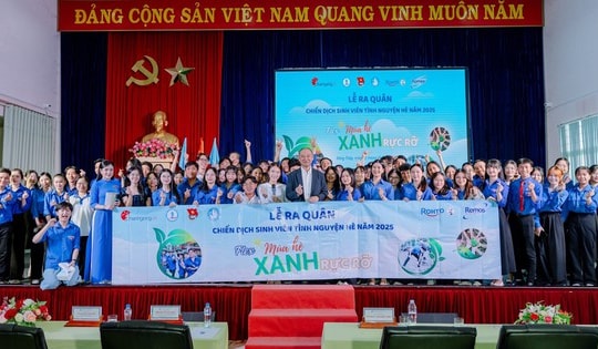 Remos phối hợp tổ chức lễ ra quân chiến dịch sinh viên tình nguyện hè 2025 và chương trình 'Flex mùa hè xanh rực rỡ'