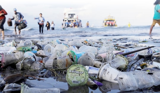 Rác thải nhựa đại dương đe dọa nghiêm trọng đến sức khỏe con người
