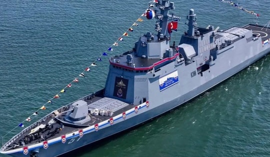 Ảnh vệ tinh tiết lộ tàu chiến Triều Tiên xuất hiện thẳng đứng sau sự cố hạ thủy