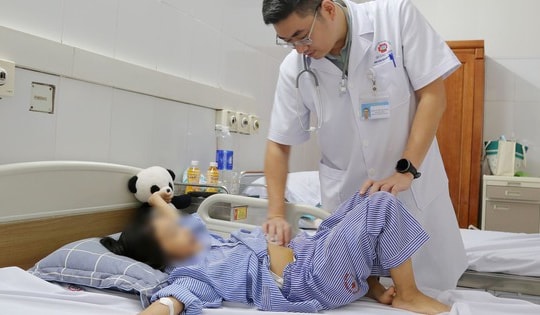 Thường xuyên bị táo bón, bé gái 6 tuổi được phát hiện u buồng trứng kích thước lớn