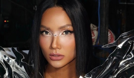 Hoa hậu H'Hen Niê mang bầu 4 tháng vẫn catwalk thần thái