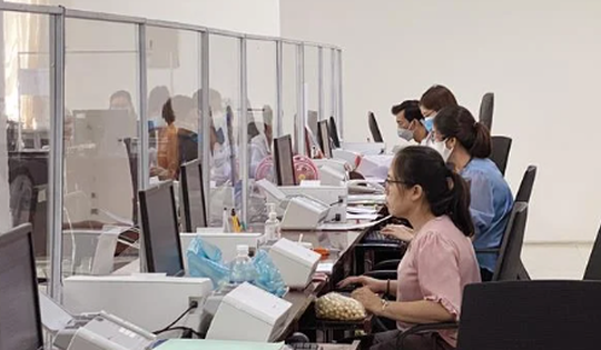 Tin vui: Cán bộ, công chức cấp tỉnh, huyện về xã được giữ nguyên lương, phụ cấp hiện hưởng trong 6 tháng