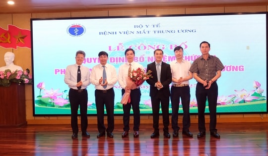Bộ Y tế trao quyết định bổ nhiệm Phó Giám đốc chuyên môn Bệnh viện Mắt Trung ương