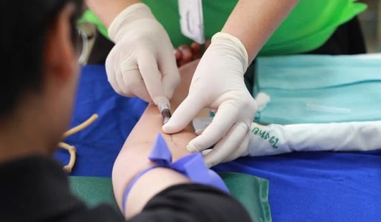 Cảnh báo: Mạo danh bệnh viện lừa người hiến máu