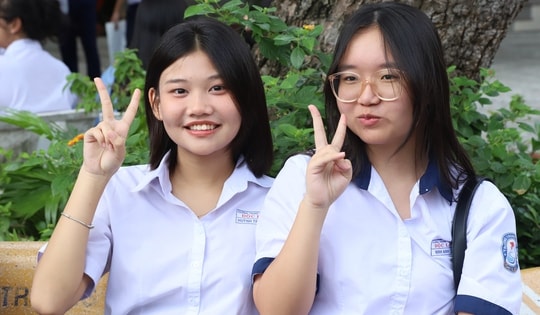 Hơn 76.000 thí sinh tại TPHCM làm thủ tục thi vào lớp 10