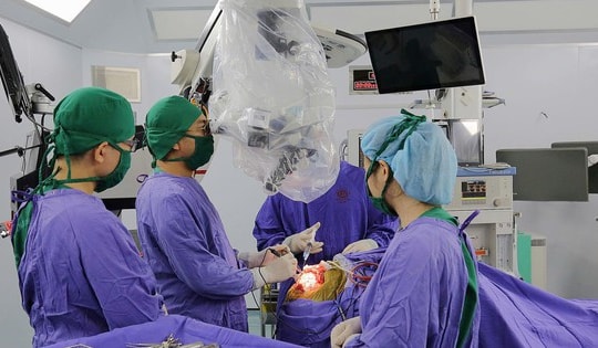 Ca mổ kéo dài hơn 6h, cứu sống bệnh nhân u não nguy kịch