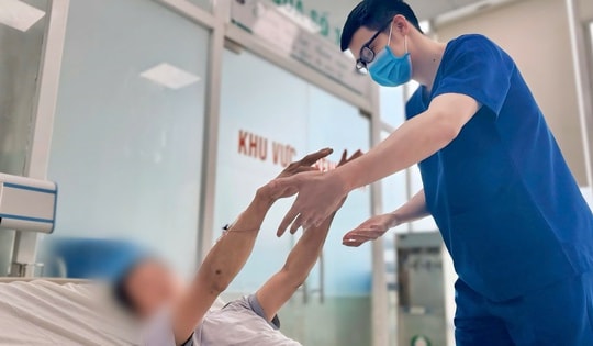 Thợ xây nguy kịch vì sốc nhiệt sau ngày làm việc ngoài trời nắng nóng