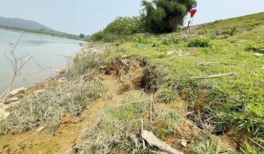 Hơn 1 triệu người bị đe dọa do sạt lở đê sông Chu