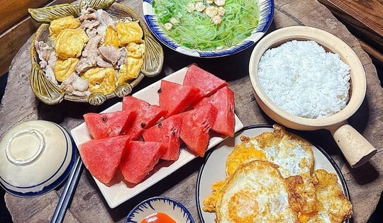 Muốn ăn ngon đủ chất mà không lăn tăn nghĩ món - lưu ngay 15 mâm cơm 'xịn sò' này