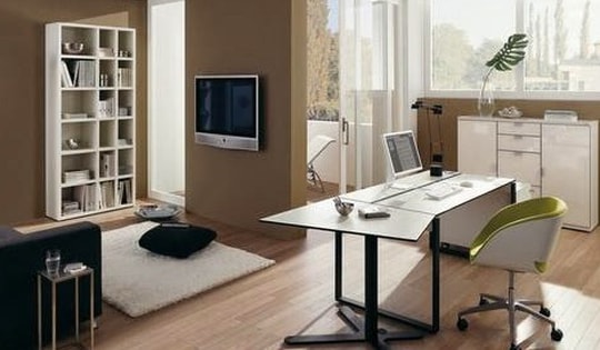 Bài trí bàn học đối diện cửa ra vào dễ khiến trẻ mất tập trung, học kém hiệu quả, làm sao hóa giải?