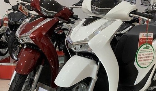 Giá xe SH mới nhất giảm chưa từng có, rẻ hiếm thấy, thậm chí thấp hơn cả niêm yết, khách hàng đua đặt cọc vì giá rẻ