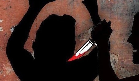 Xông vào nhà hàng xóm chém trọng thương hai mẹ con rồi tự sát