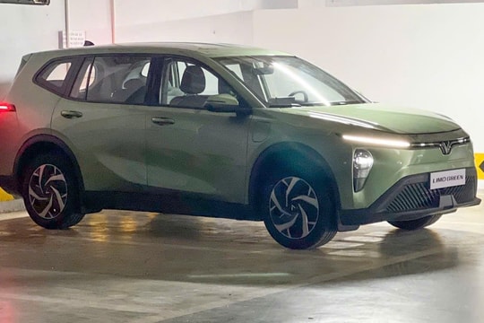 VinFast Limo Green lộ hình ảnh đầu tiên, sạc tới 70% trong 30 phút