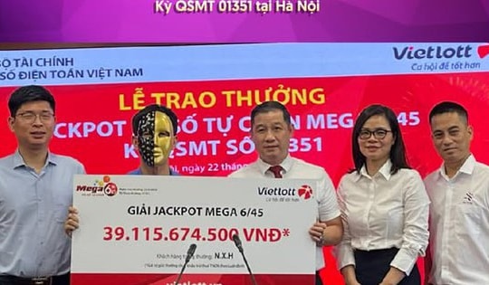Một người chơi Vietlott tại Hà Nội nhận gần 40 tỷ tiền trúng thưởng