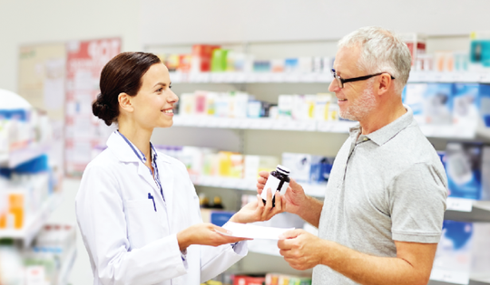 Người cao tuổi có nên uống vitamin tổng hợp?